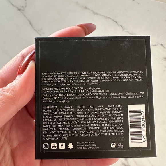 Hudabeauty Warm Brown Obsessions Palette - Picture 2 of 3